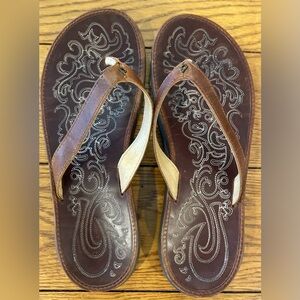 Olukai Paniolo women’s sandal, natural color, size 10, leather